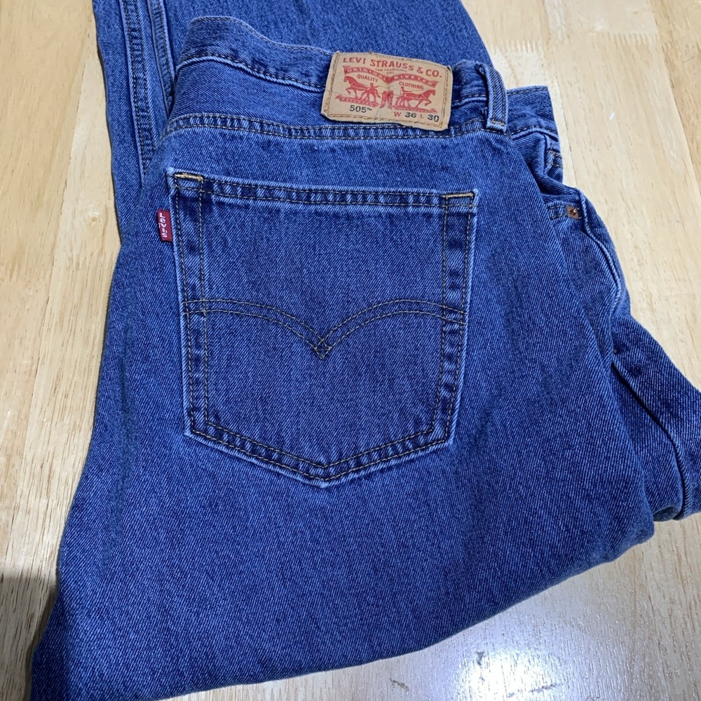 Levi's 505 Jeans Mens 36x32 Blue Denim Zipper Fly Straight Leg